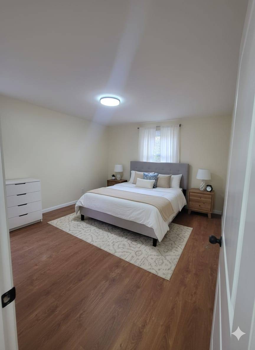 #16 photo, 10035  204th Street, Hollis , NY 11423