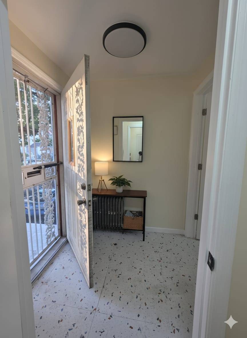 #18 photo, 10035  204th Street, Hollis , NY 11423