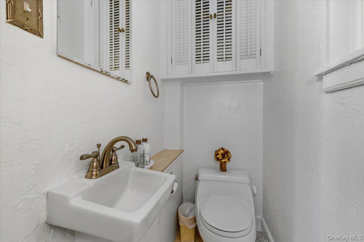 #12 photo, 1053 Quentin Place, Woodmere , NY 11598