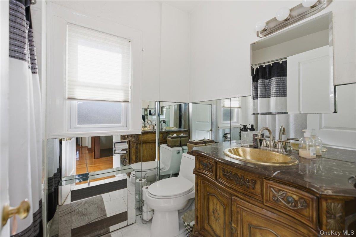 #17 photo, 1053 Quentin Place, Woodmere , NY 11598