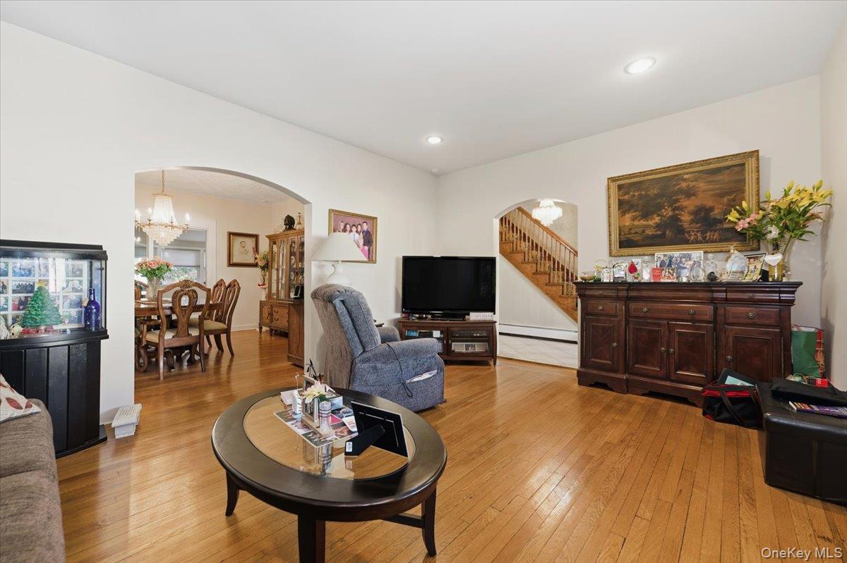 #4 photo, 1053 Quentin Place, Woodmere , NY 11598