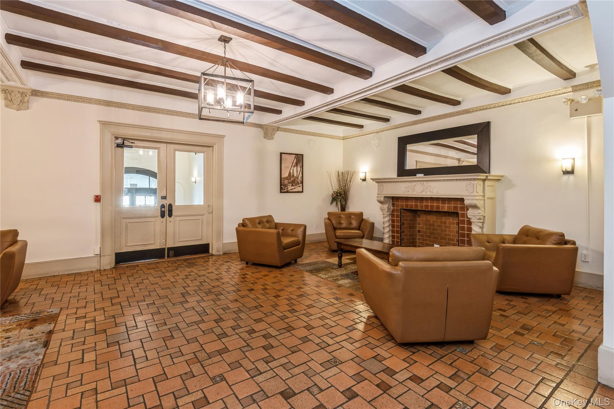 #4 photo, 310 Riverside Blvd, Long Beach , NY 11561