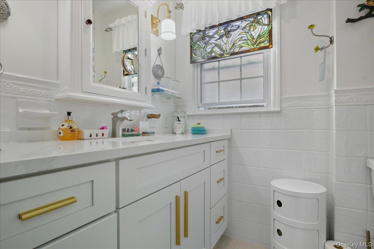 #13 photo, 72 Harrison Street, Garden City , NY 11530