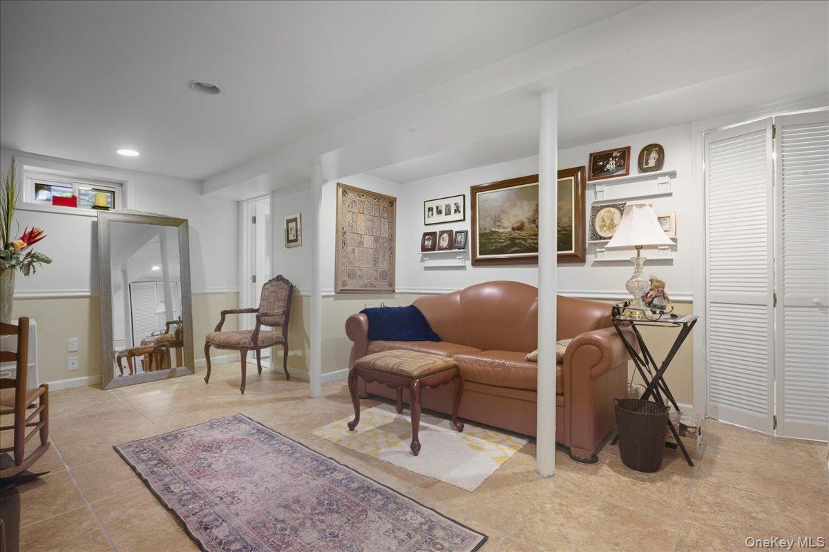 #17 photo, 72 Harrison Street, Garden City , NY 11530