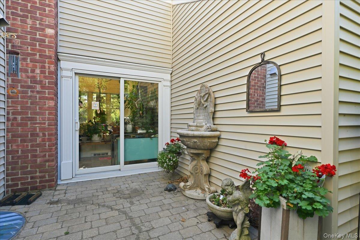 #18 photo, 72 Harrison Street, Garden City , NY 11530