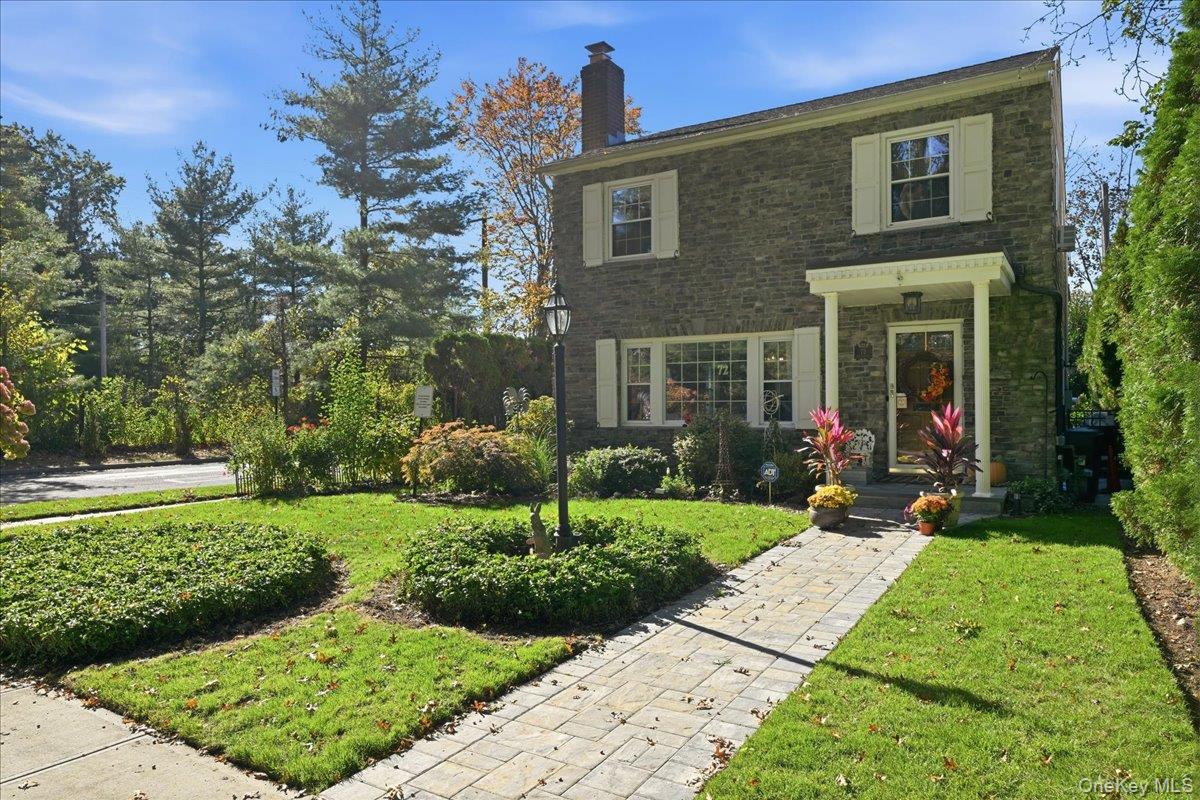 #2 photo, 72 Harrison Street, Garden City , NY 11530