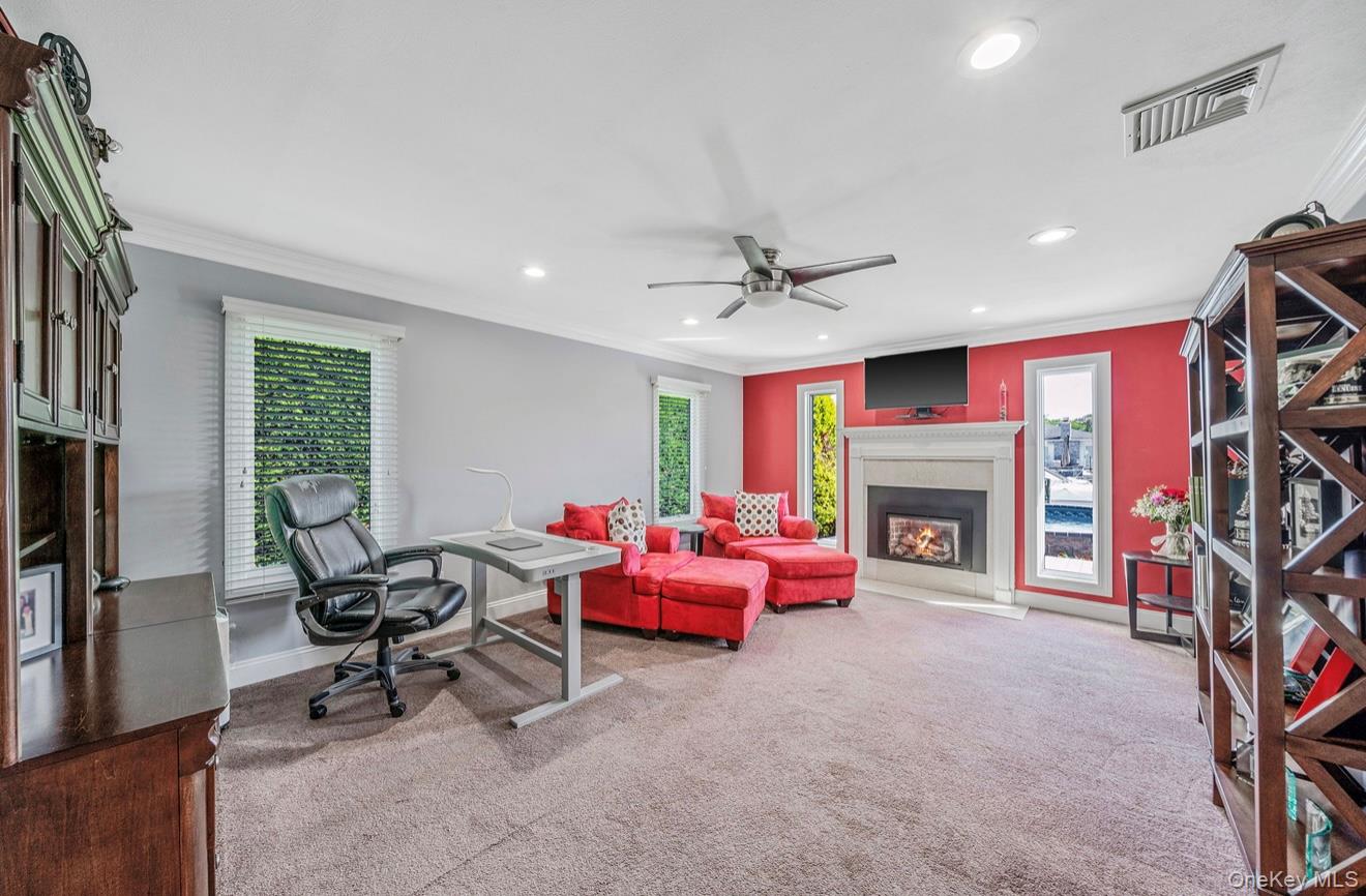 #16 photo, 25 Harbor Court, Copiague , NY 11726