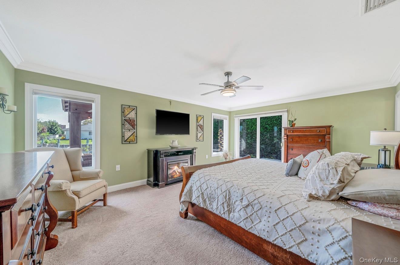 #17 photo, 25 Harbor Court, Copiague , NY 11726