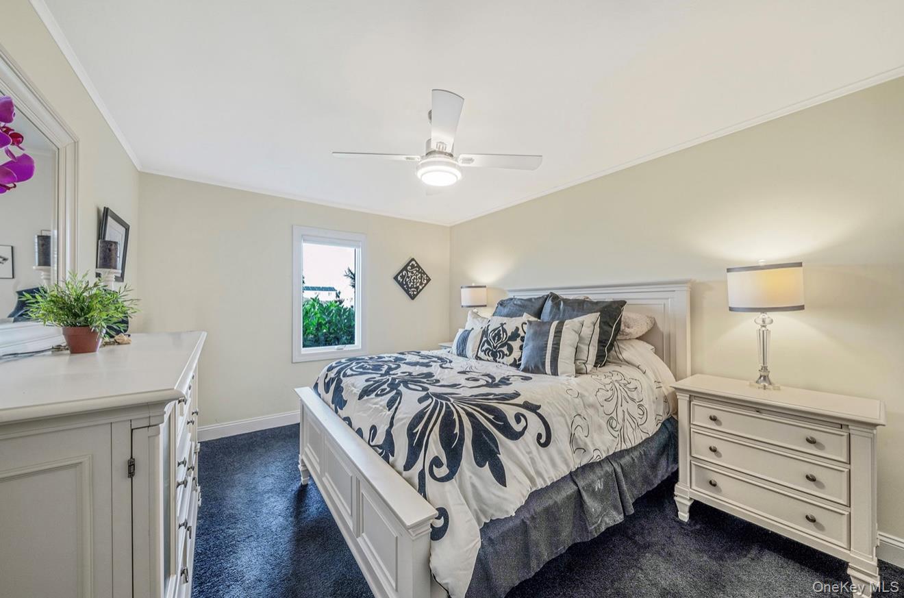 #20 photo, 25 Harbor Court, Copiague , NY 11726