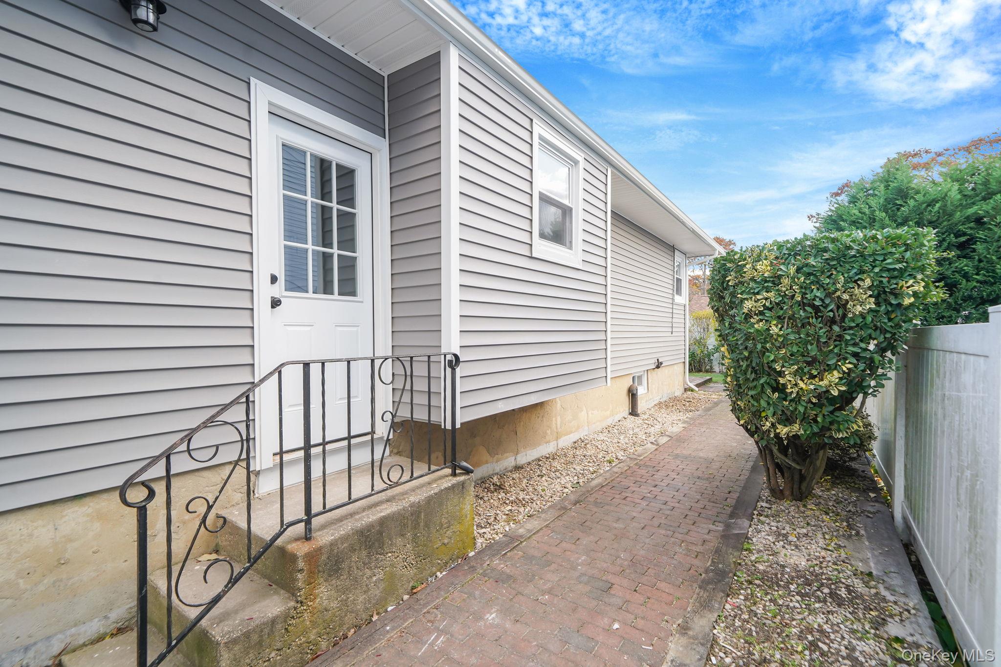 #6 photo, 116 Parkhill Avenue, Massapequa , NY 11758