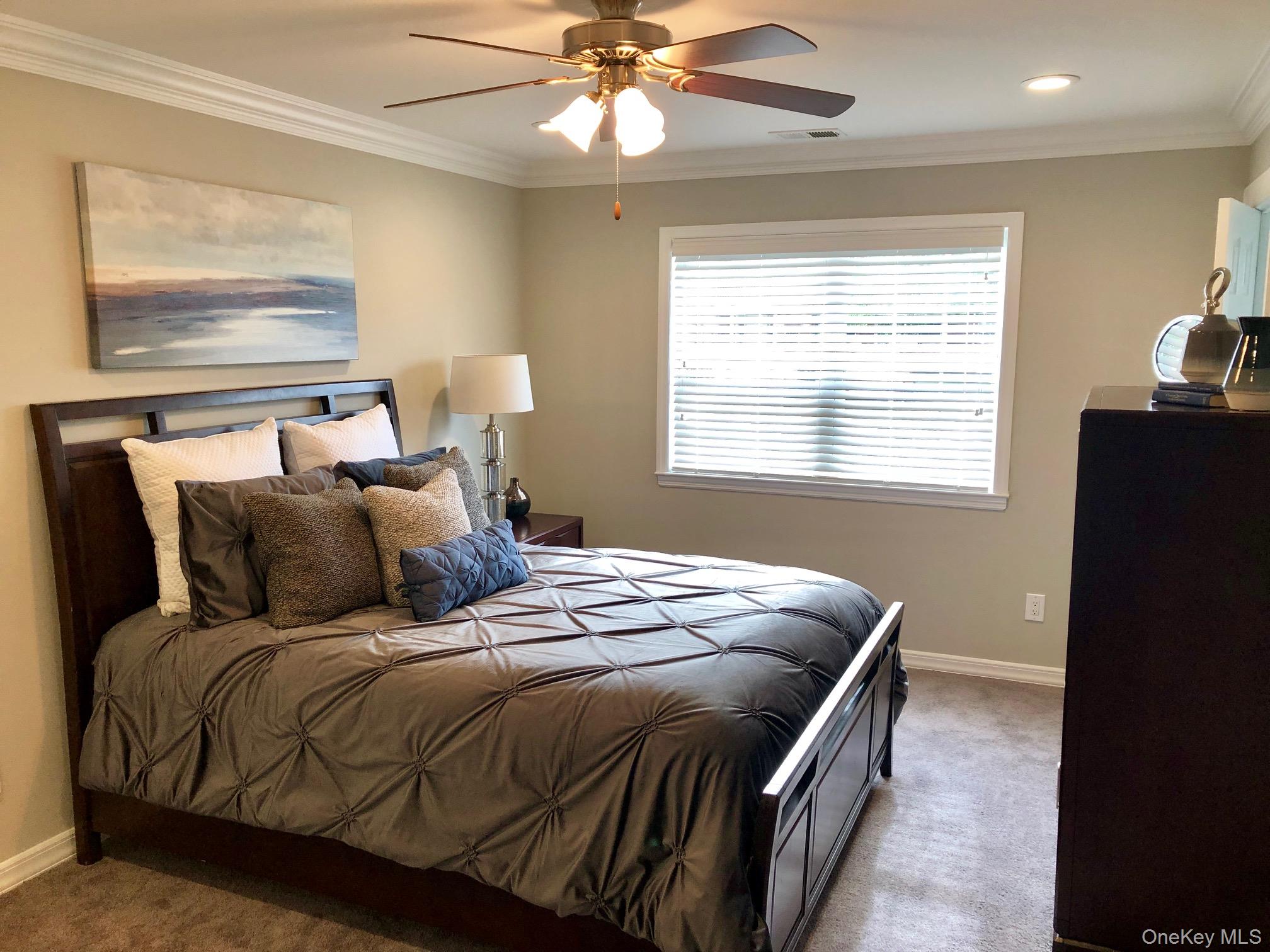 #8 photo, 10 Westwood Drive, Westbury , NY 11590