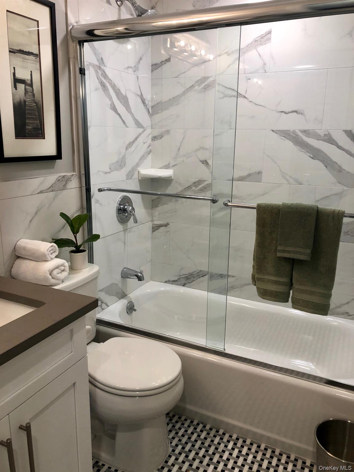 #9 photo, 10 Westwood Drive, Westbury , NY 11590