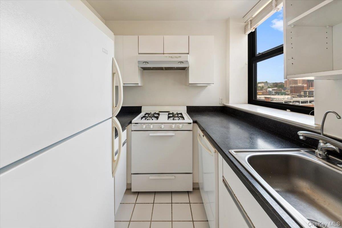 #3 photo, 23 Water Grant Street, Yonkers , NY 10701