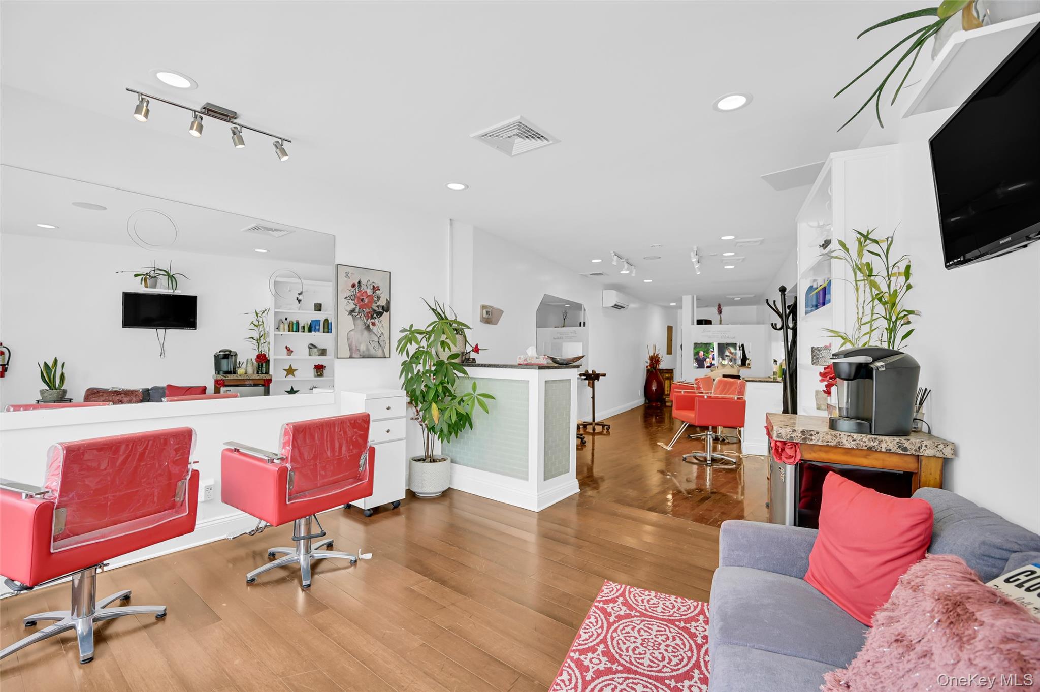 #14 photo, 2-4 Broadway, Valhalla , NY 10595