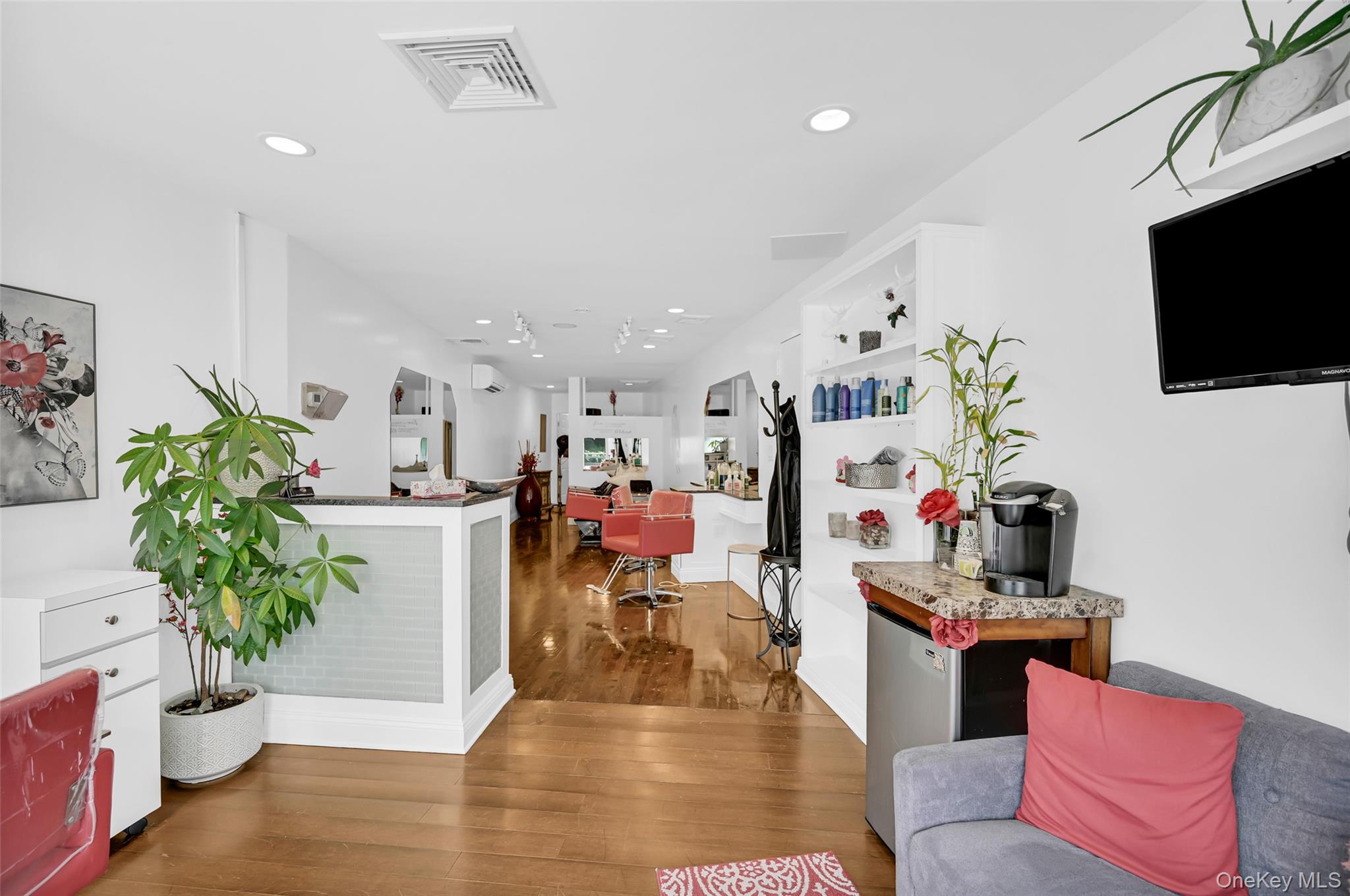 #15 photo, 2-4 Broadway, Valhalla , NY 10595