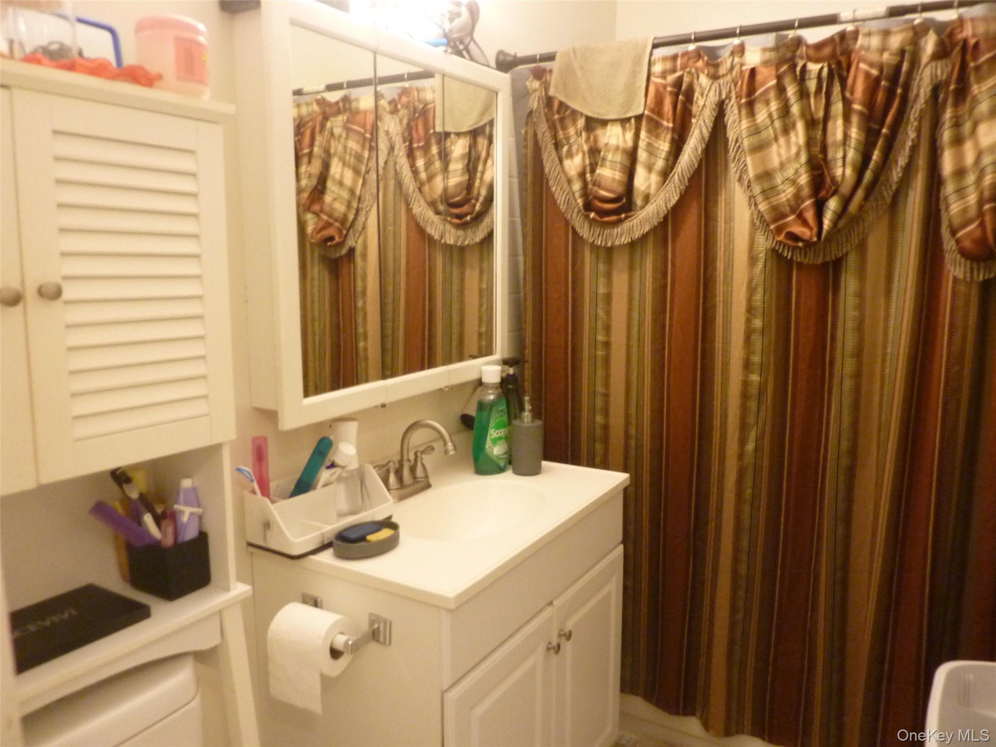 #6 photo, 35 Park Avenue, Suffern , NY 10901