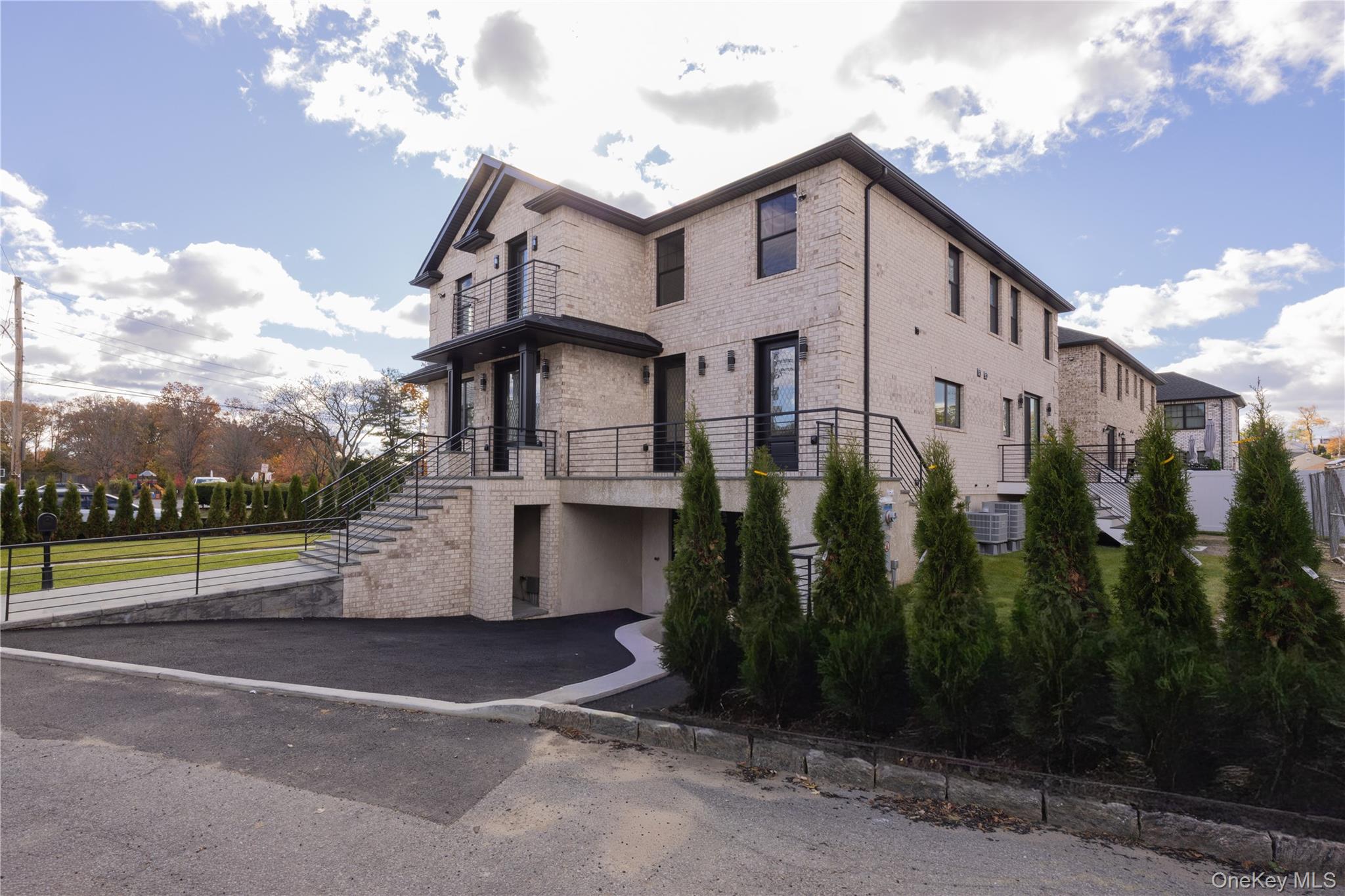 #4 photo, 1 Victoria Lane, Yonkers , NY 10701