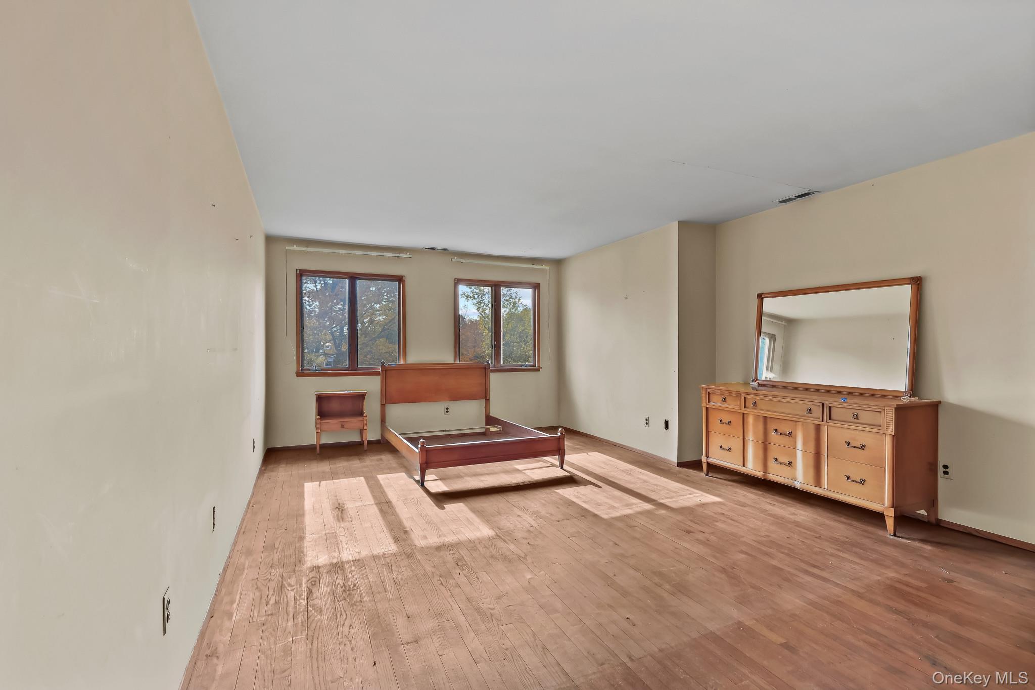 #14 photo, 37 Century Trail, Harrison , NY 10528