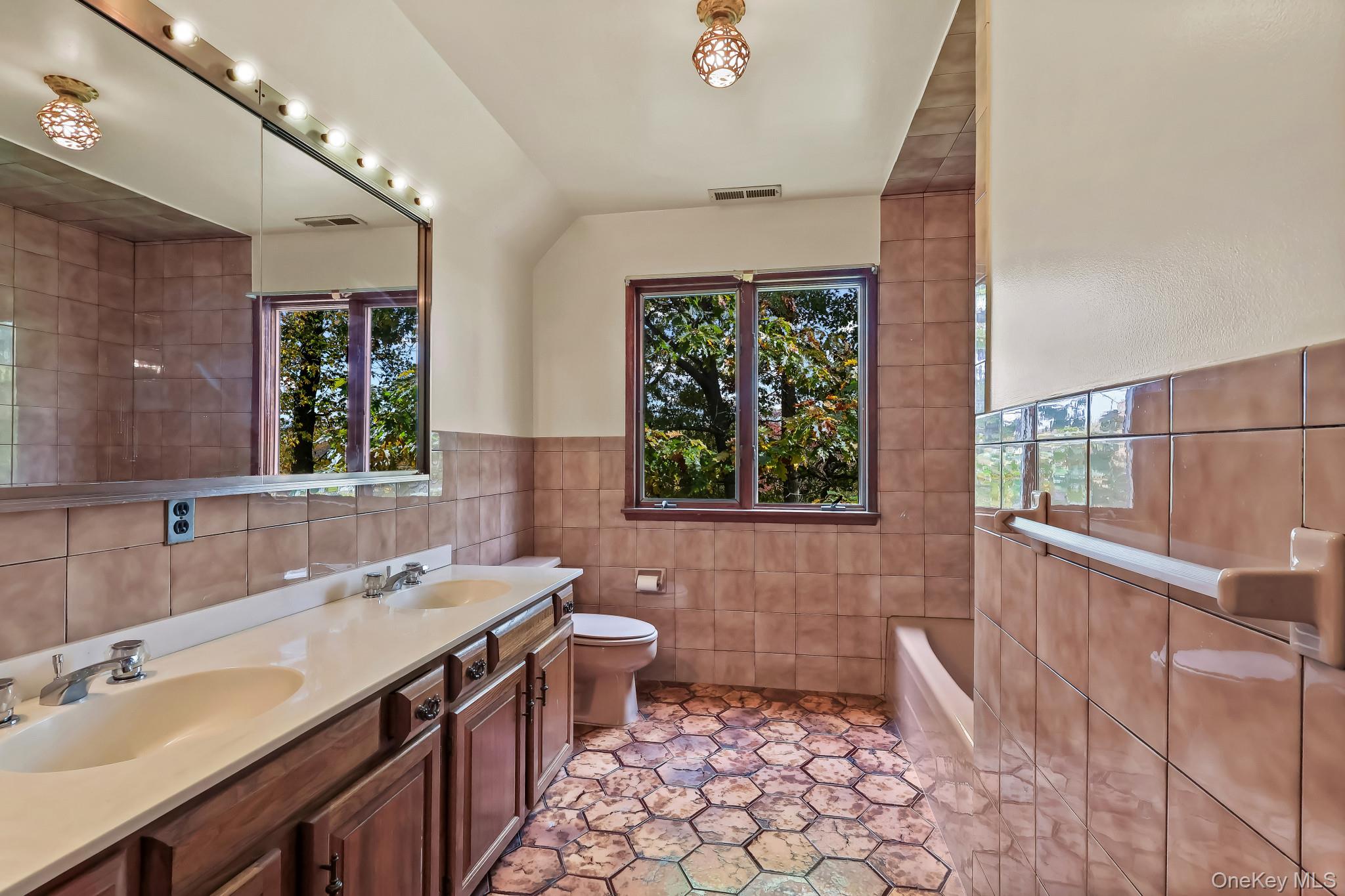 #16 photo, 37 Century Trail, Harrison , NY 10528