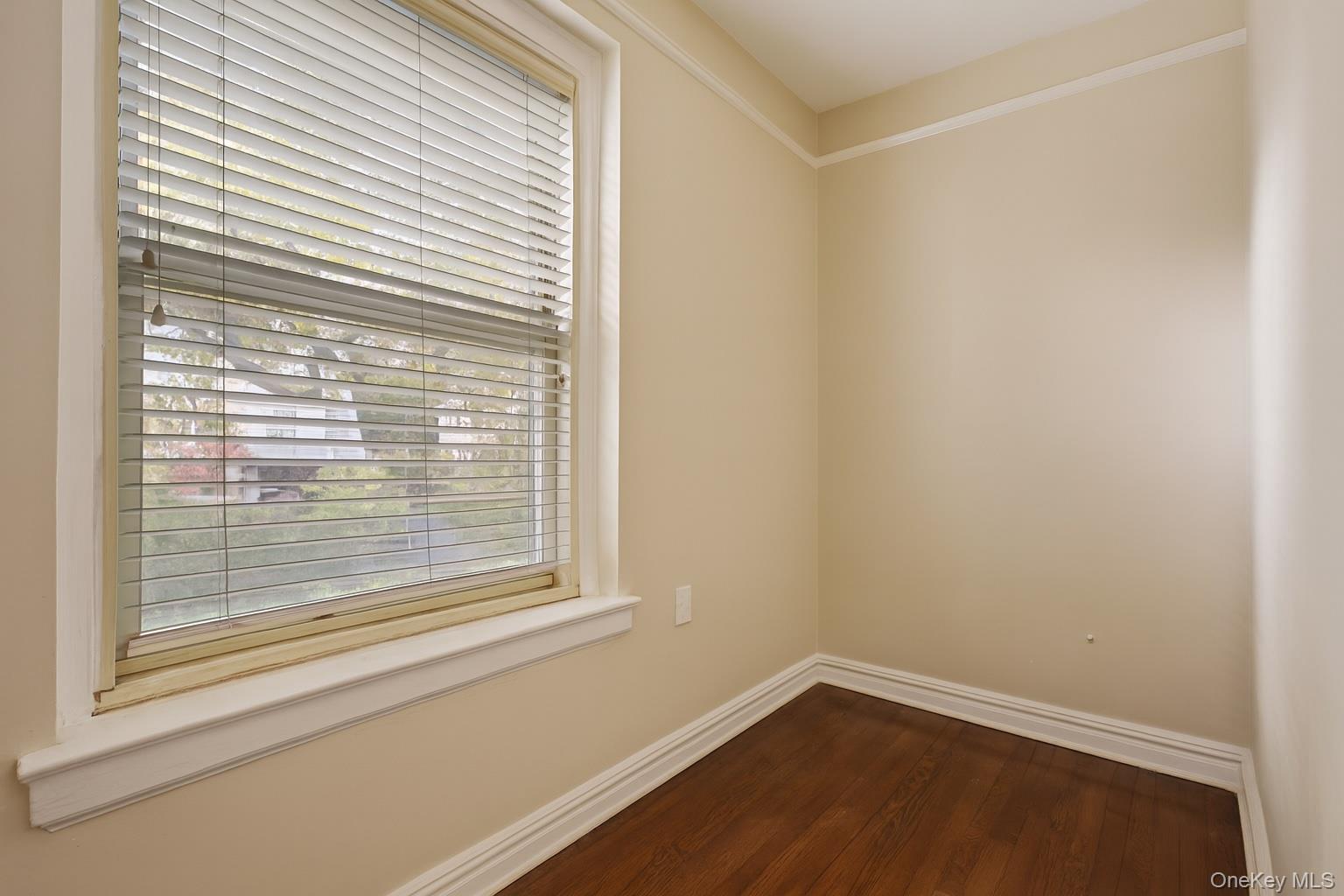 #11 photo, 250 Bronxville Road, Bronxville , NY 10708