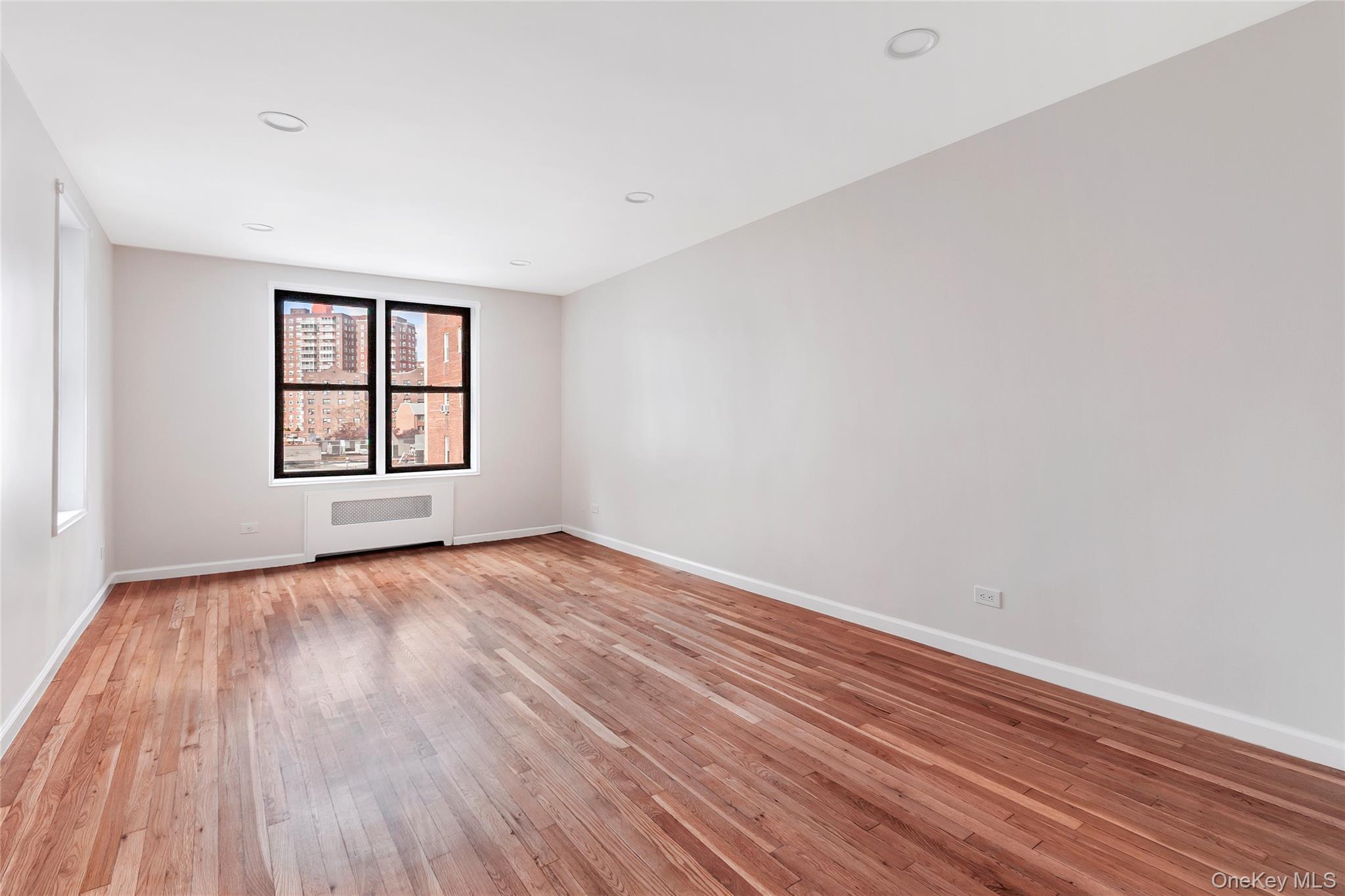 #2 photo, 525 W 235th Street, Bronx , NY 10463