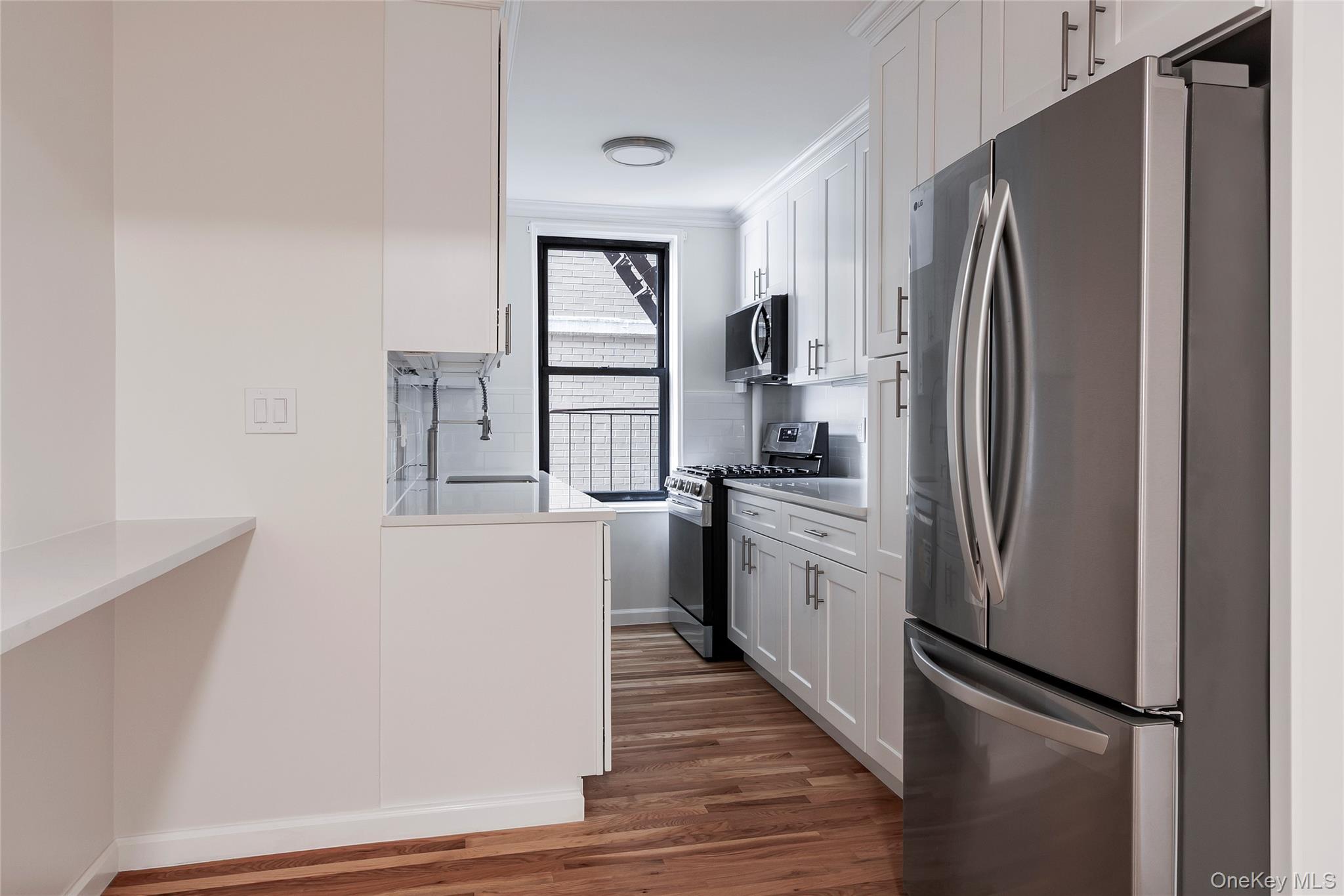 #4 photo, 525 W 235th Street, Bronx , NY 10463