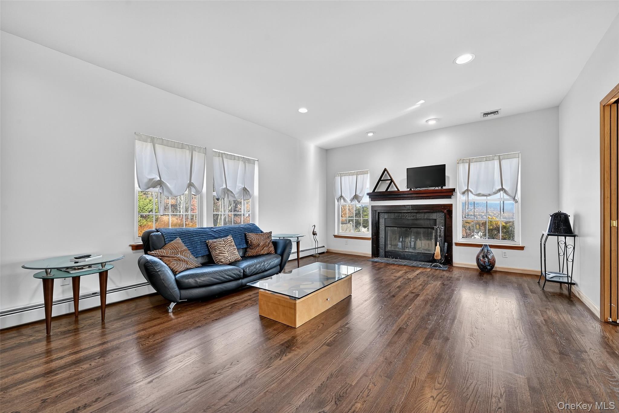 #11 photo, 8 Alloway Crescent, Highland Mills , NY 10930