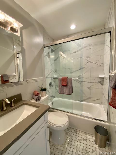 #9 photo, 25 Westwood Drive, Westbury , NY 11590