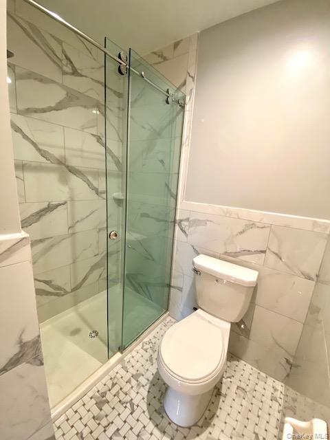 #10 photo, 30 Westwood Drive, Westbury , NY 11590