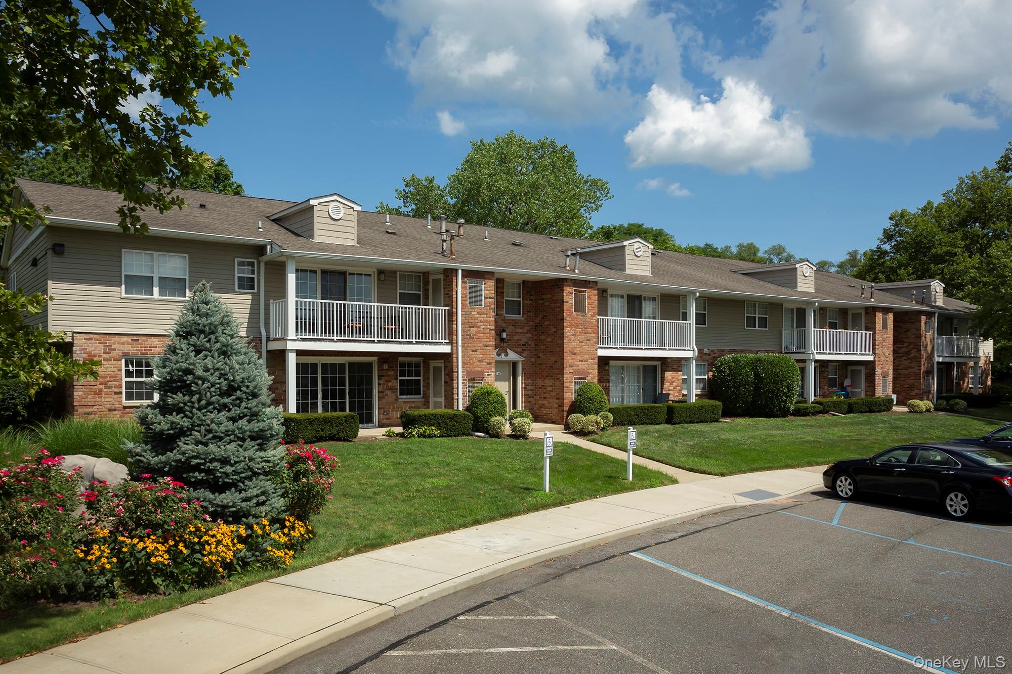 #11 photo, 65 Westwood Drive, Westbury , NY 11590