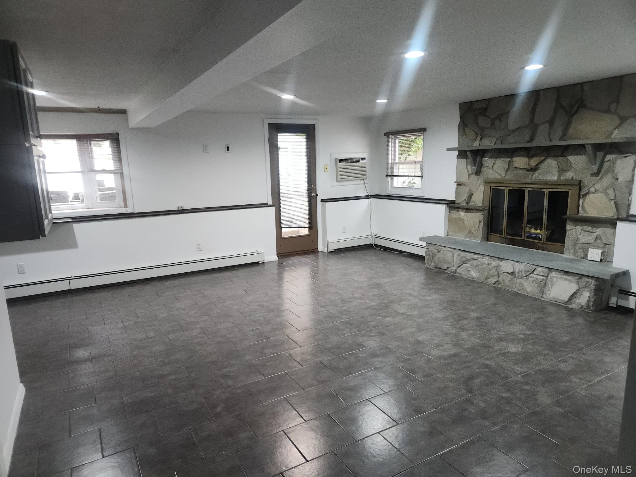 #5 photo, 147 Connetquot Road, Oakdale , NY 11769