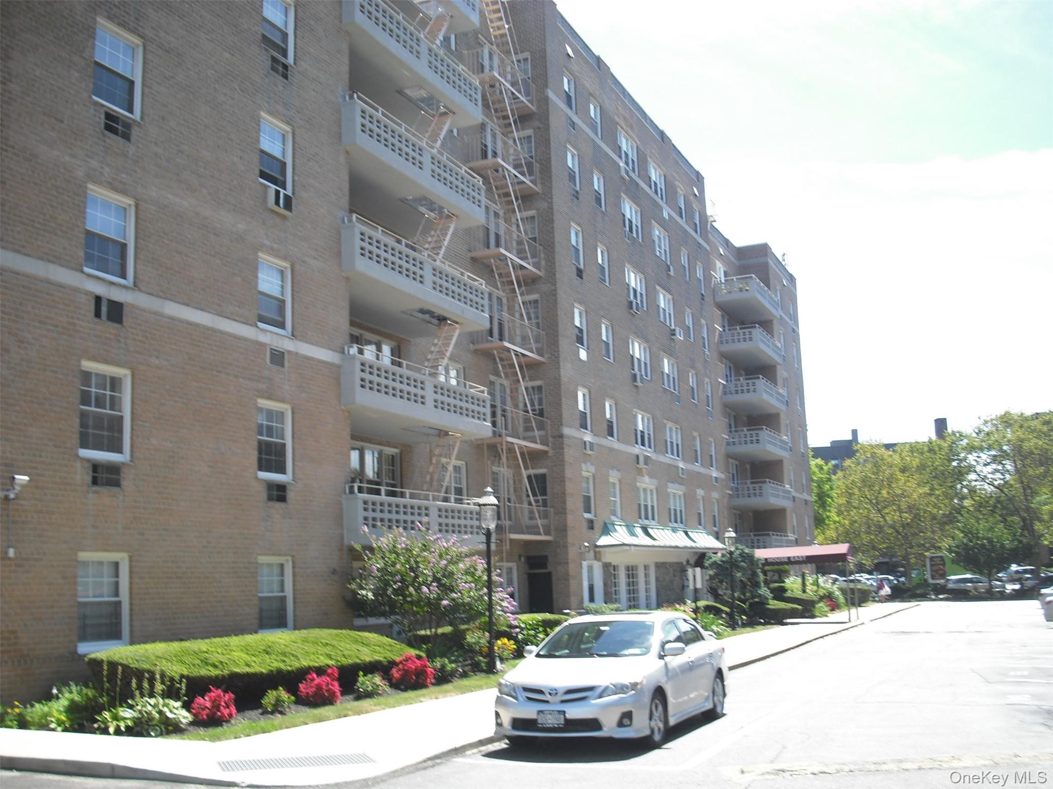 #2 photo, 84-39 153 Ave APT 3A 153 AVE Avenue, Howard Beach , NY 11414