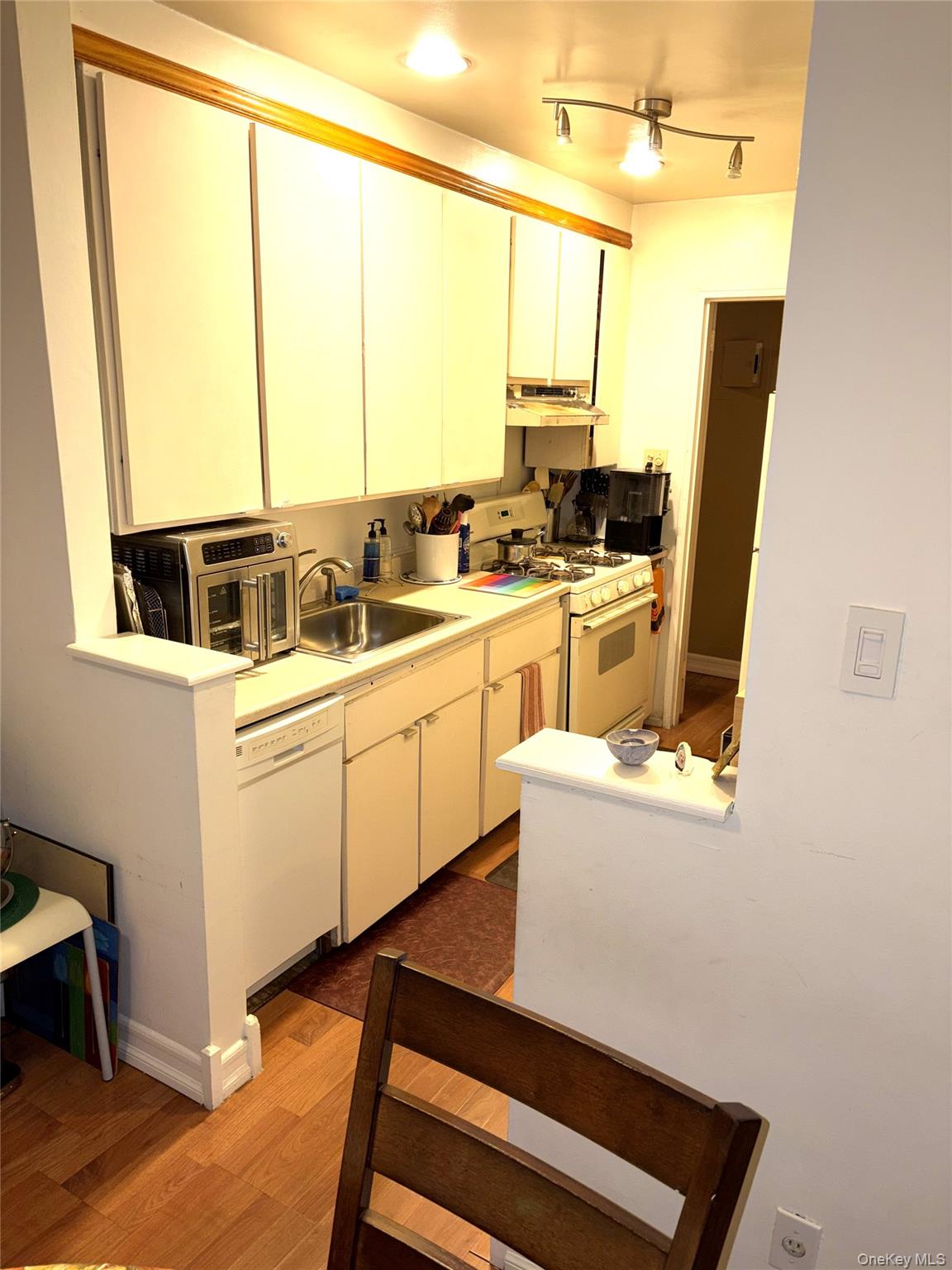 #4 photo, 84-39 153 Ave APT 3A 153 AVE Avenue, Howard Beach , NY 11414