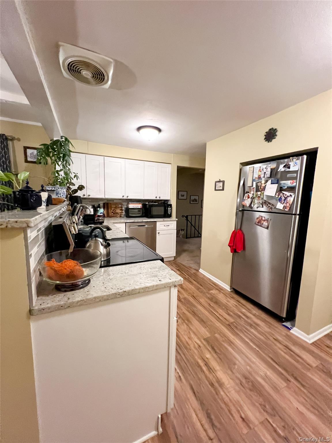 #4 photo, 86 Catherine Street, East Northport , NY 11731