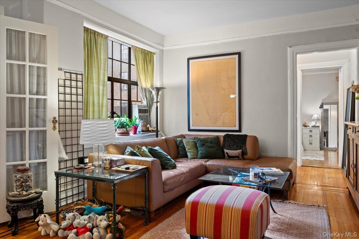 #11 photo, 2 Westchester Ave, White Plains , NY 10601