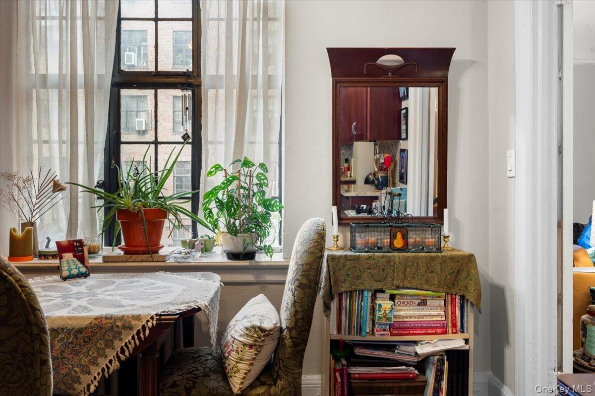 #13 photo, 2 Westchester Ave, White Plains , NY 10601