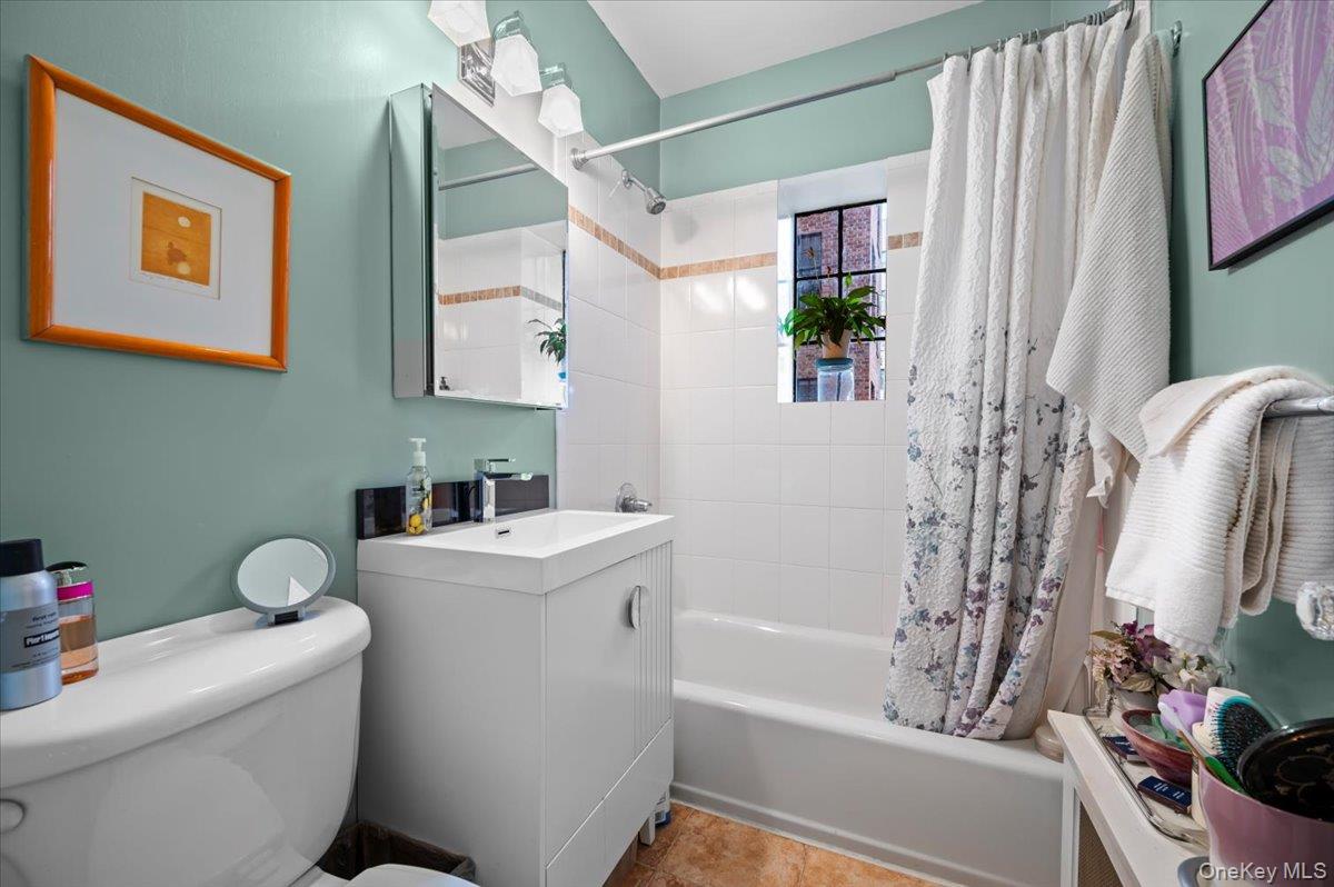 #19 photo, 2 Westchester Ave, White Plains , NY 10601