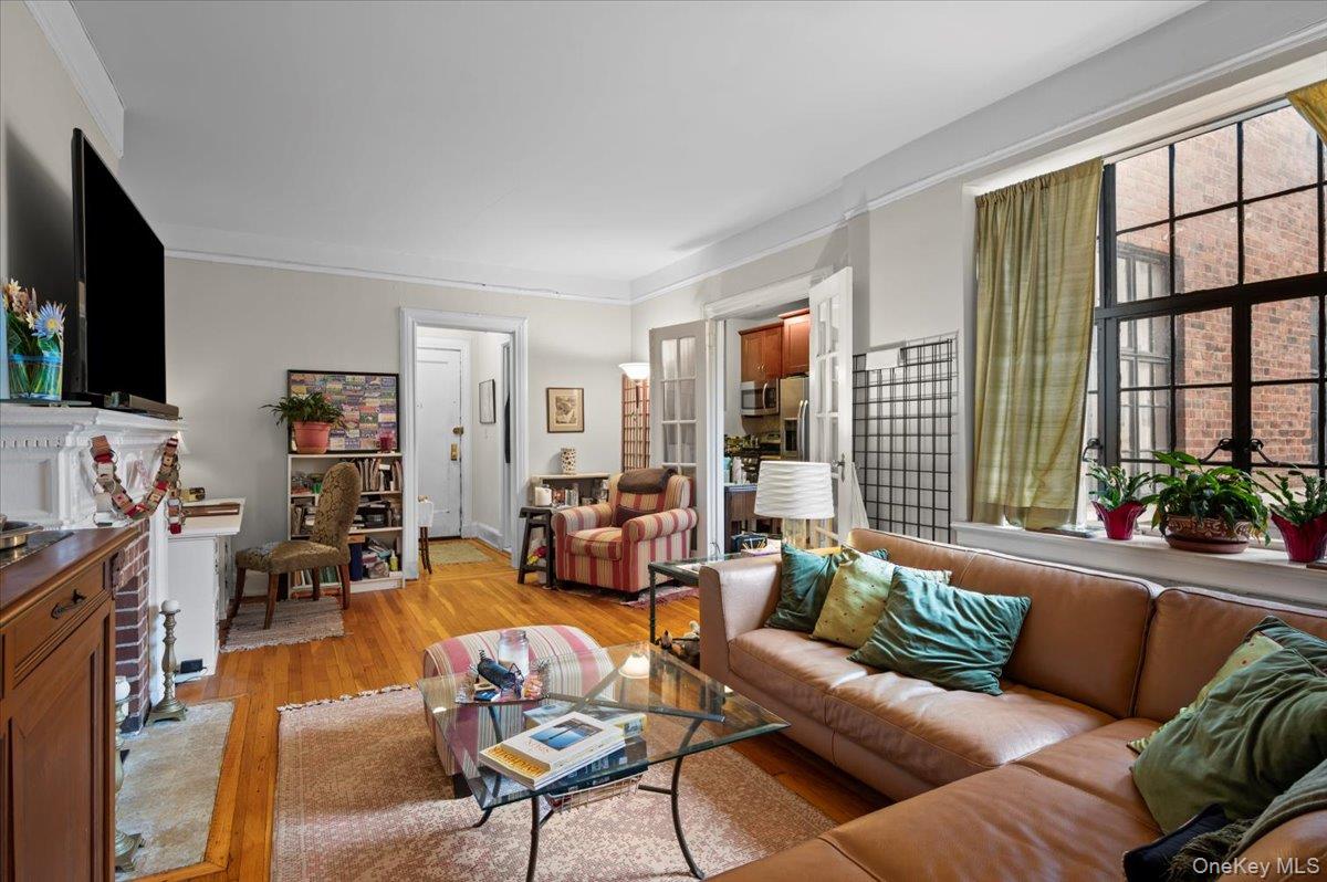 #8 photo, 2 Westchester Ave, White Plains , NY 10601