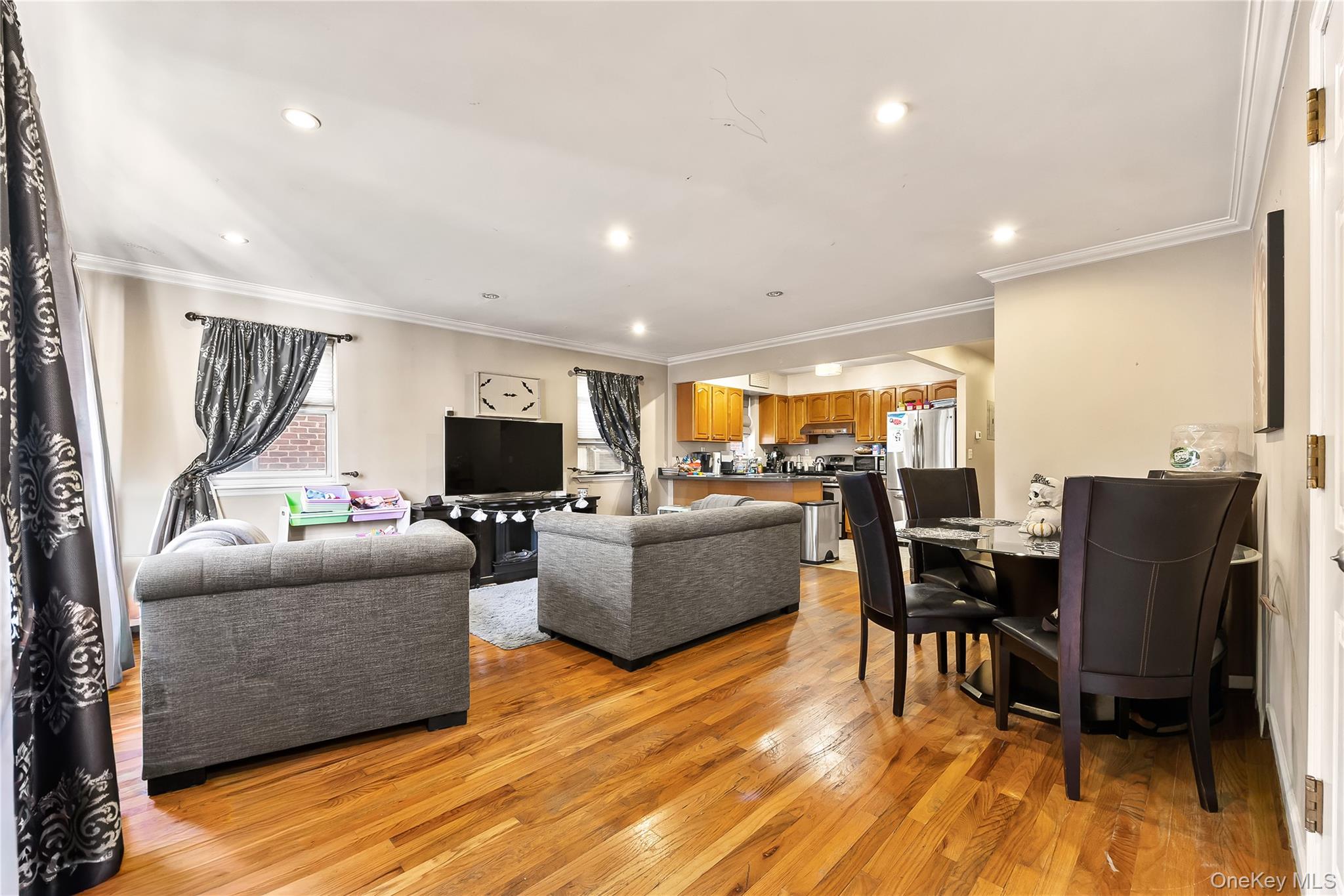 #2 photo, 5118 199th Street, Fresh Meadows , NY 11365