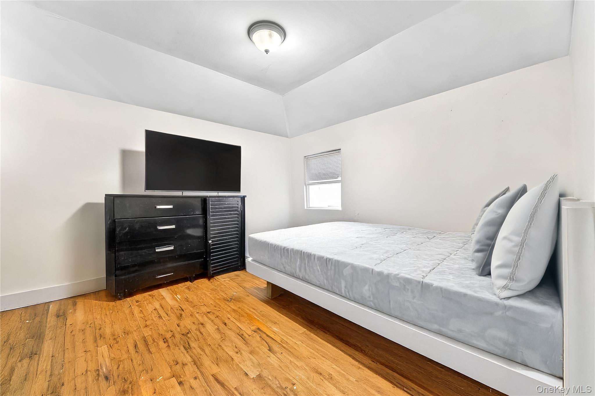 #20 photo, 5118 199th Street, Fresh Meadows , NY 11365