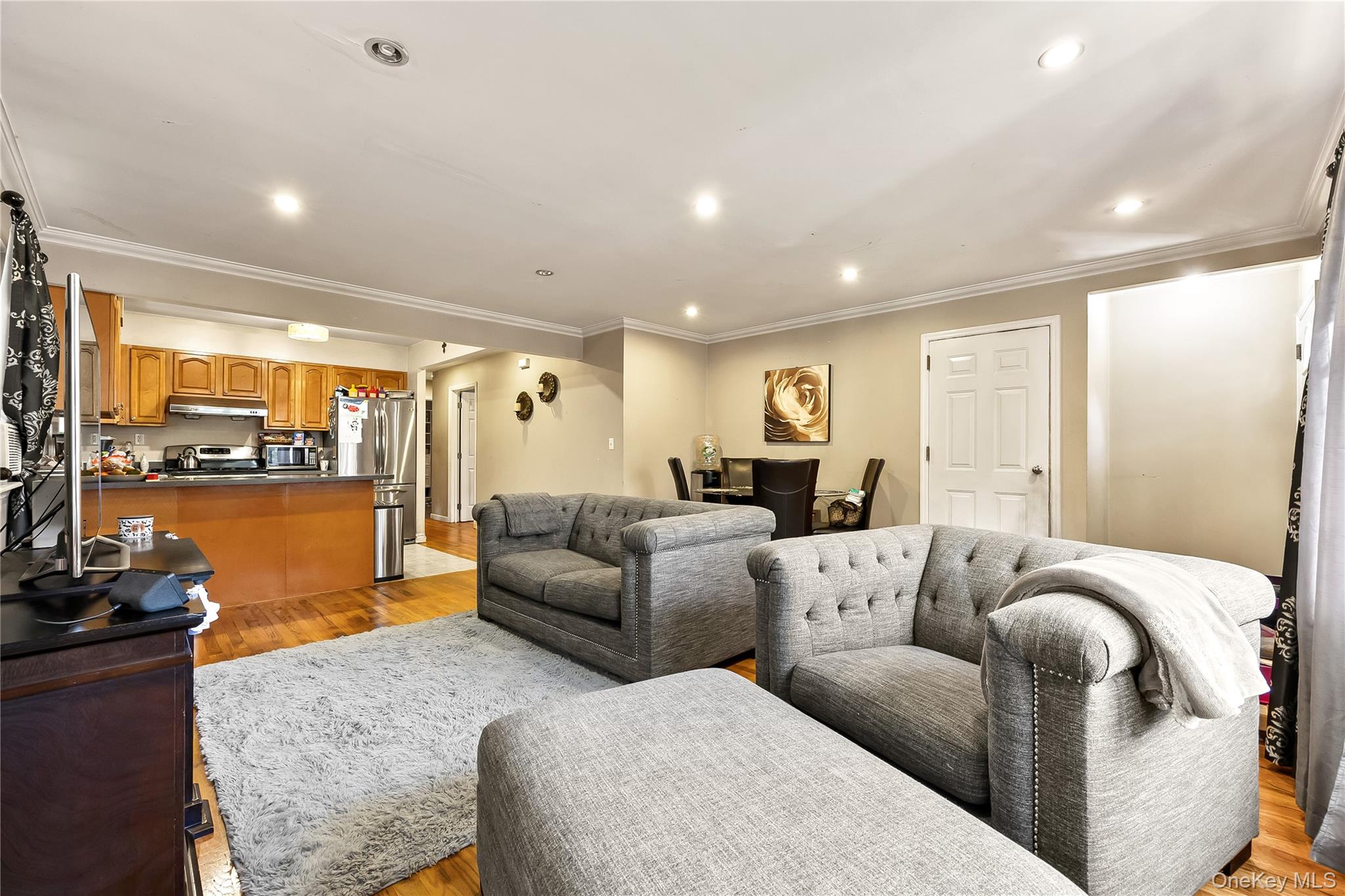 #3 photo, 5118 199th Street, Fresh Meadows , NY 11365