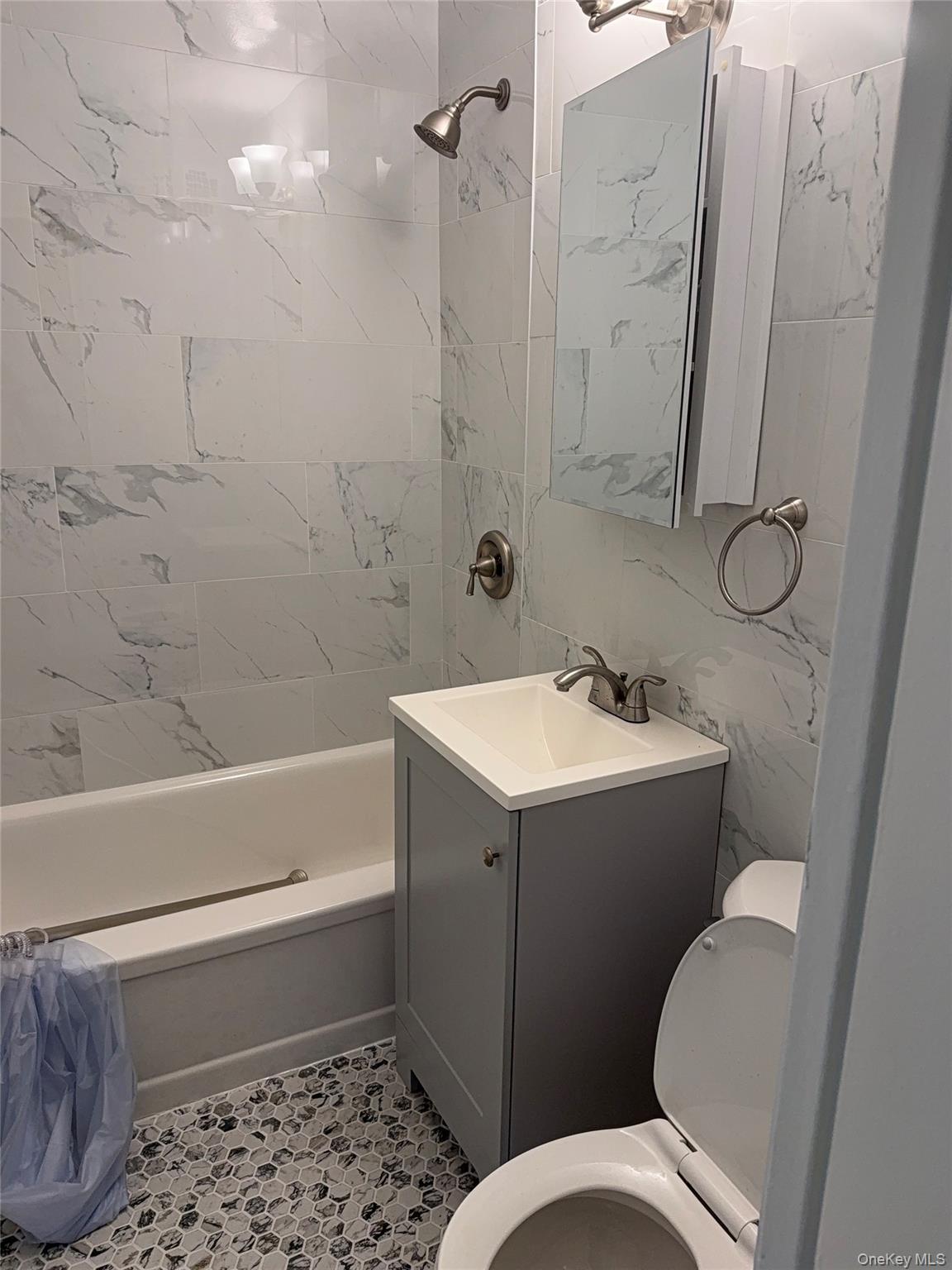 #8 photo, 98-25 64th Road, Rego Park , NY 11374