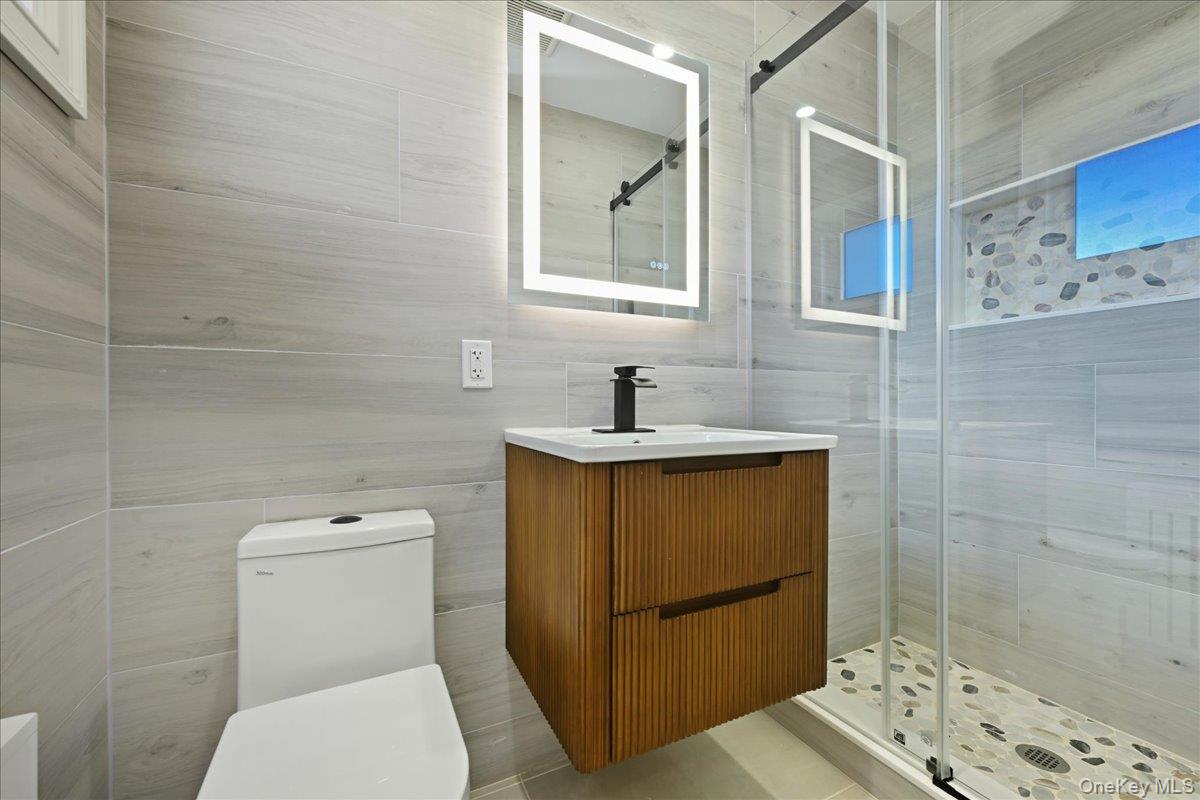 #11 photo, 3715 Regent lane, Wantagh , NY 11793