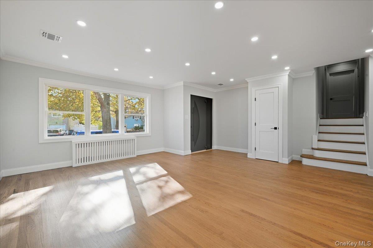 #2 photo, 3715 Regent lane, Wantagh , NY 11793