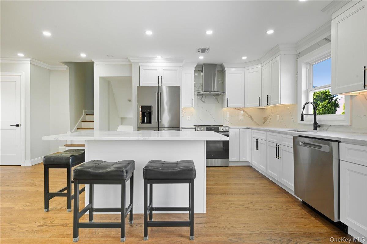 #7 photo, 3715 Regent lane, Wantagh , NY 11793