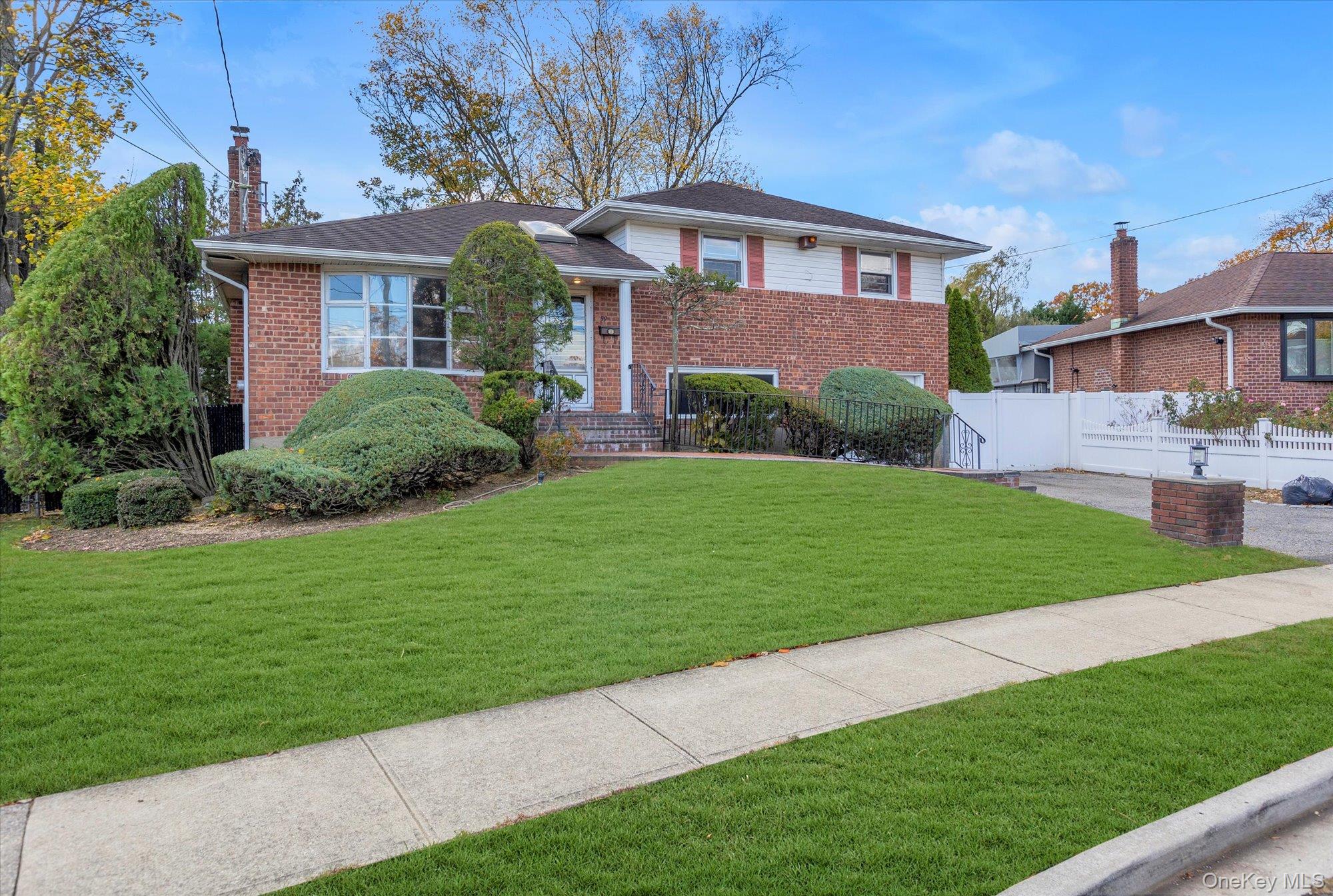 #20 photo, 59 Lourae Drive, Massapequa Park , NY 11762