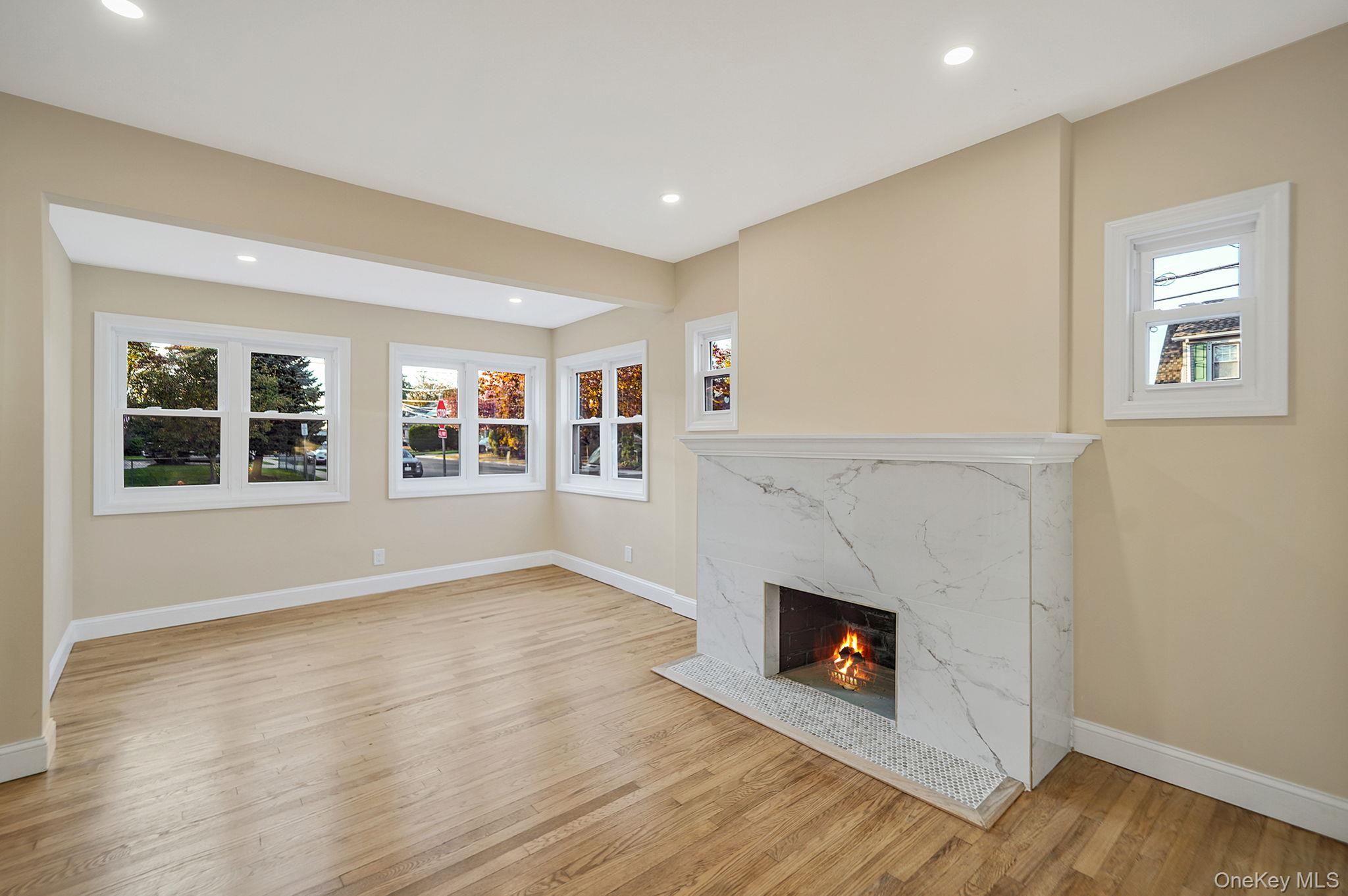 #12 photo, 1991 Oakland Avenue, Wantagh , NY 11793