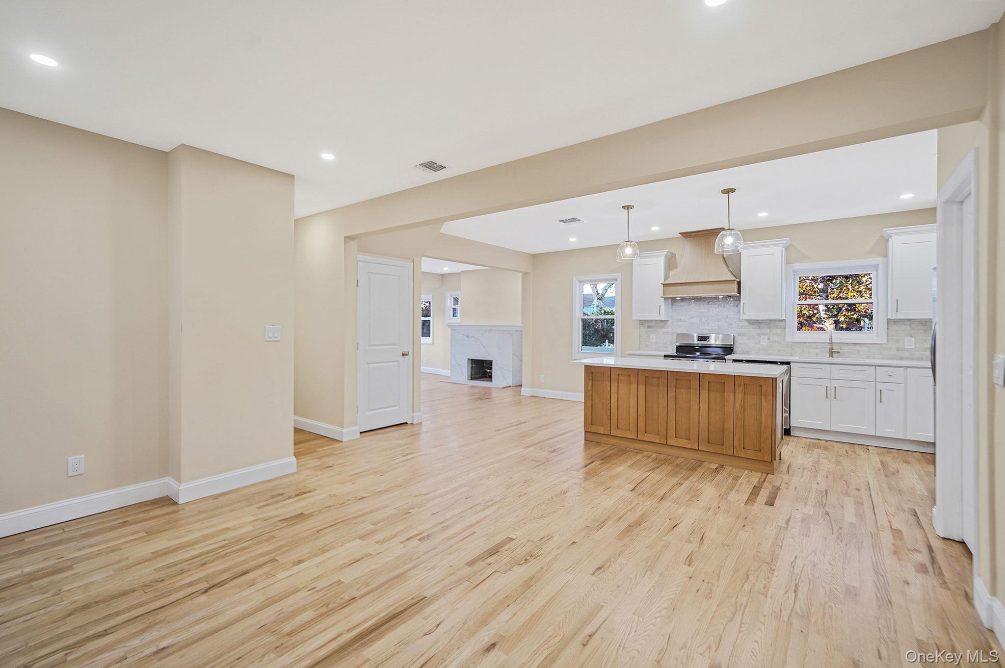 #19 photo, 1991 Oakland Avenue, Wantagh , NY 11793