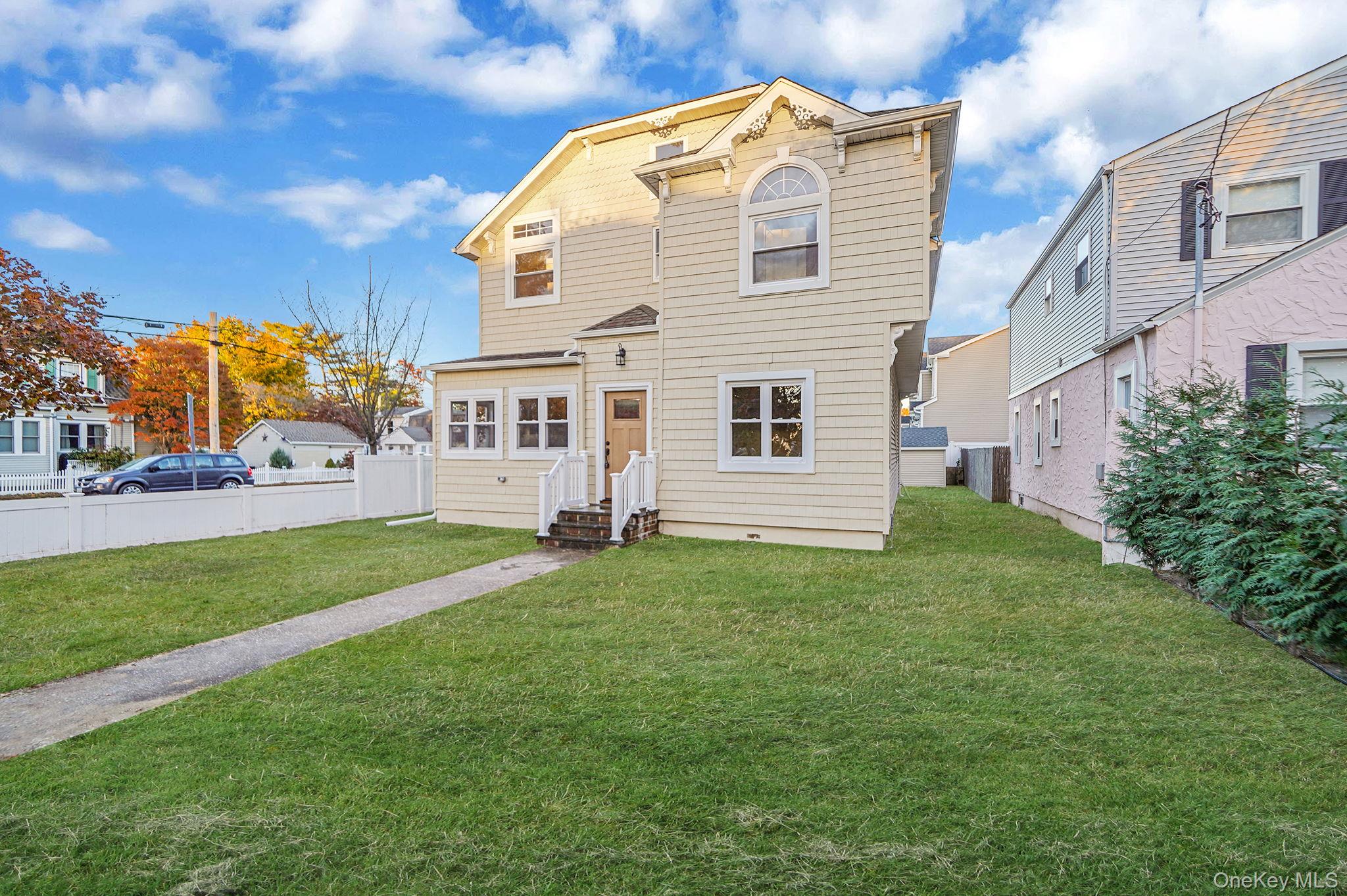 #2 photo, 1991 Oakland Avenue, Wantagh , NY 11793