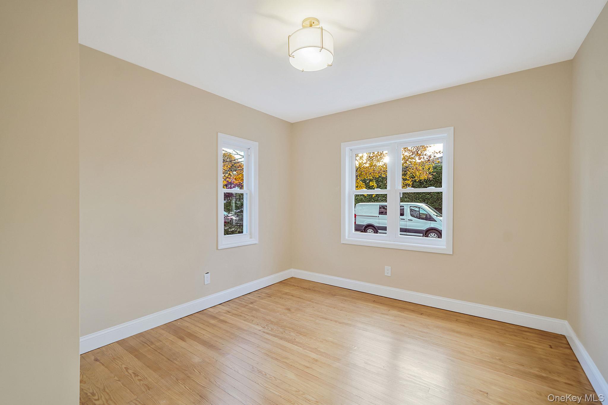 #20 photo, 1991 Oakland Avenue, Wantagh , NY 11793